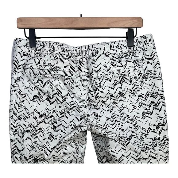 Khakis by Gap Capri Skinny Mimi White Black Aztec Design Pull On Chino Pant Sz 4 - Picture 7 of 12